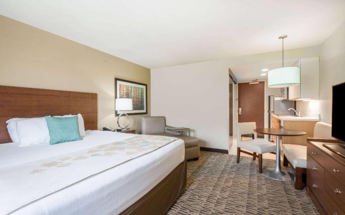 Hawthorn Suites by Wyndham Bridgeport/Clarksburg