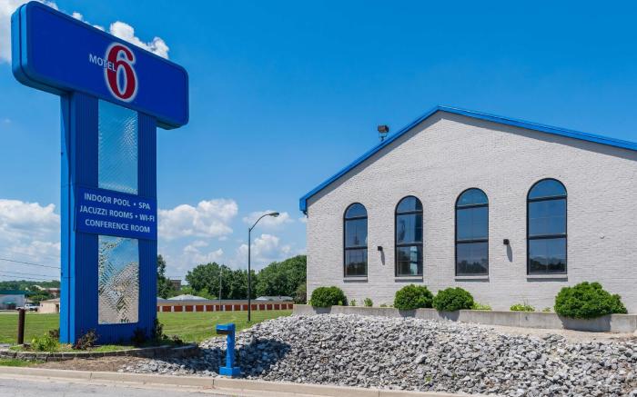 Motel 6 Richmond, IN
