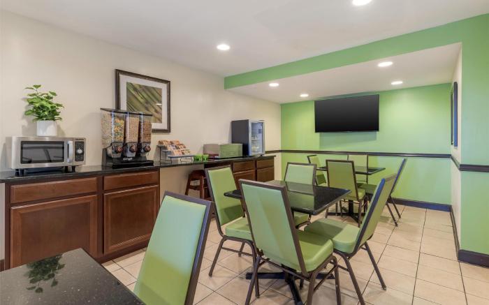 Sure Stay Hotel by Best Western East Brunswick Inn