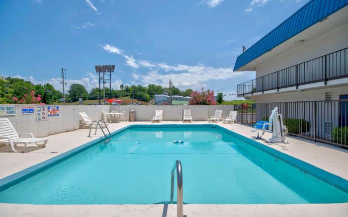 Motel 6 Russellville, AR