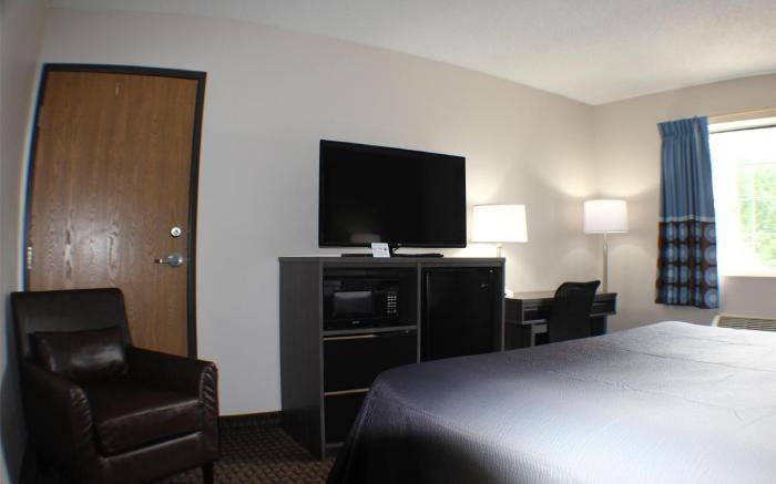 Super 8 by Wyndham Gardner