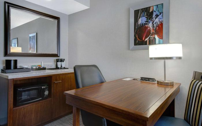 Embassy Suites by Hilton Detroit Metro Airport