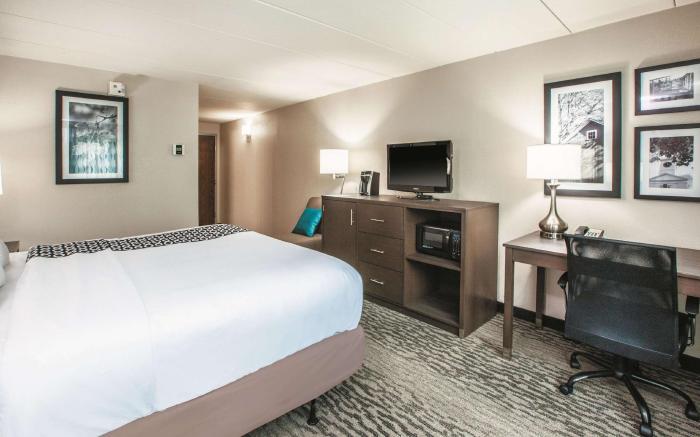 La Quinta Inn & Suites by Wyndham Sturbridge