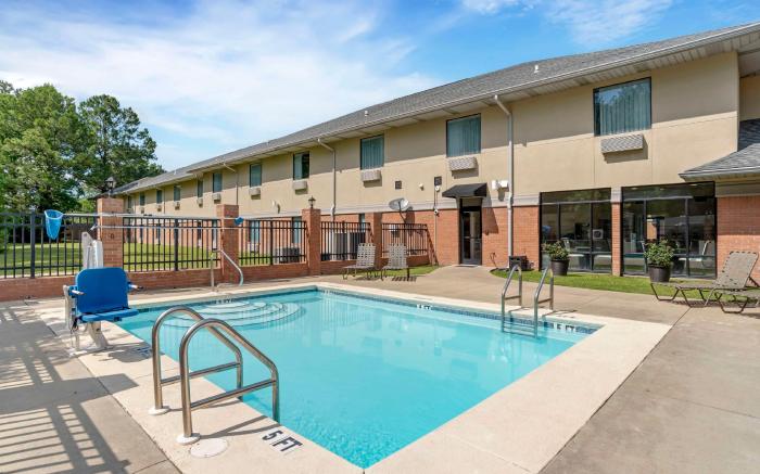 Best Western Plus Two Rivers Hotel and Suites