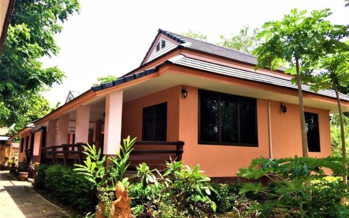 Phalaburi Resort