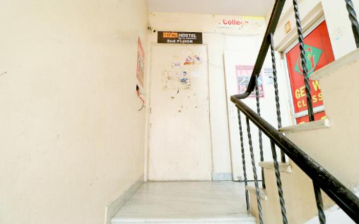 Fourteen feb Hostel (14Feb Hostel) 