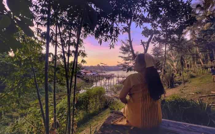 Baan Mon Non Len (บ้านมอญนอนเล่น)