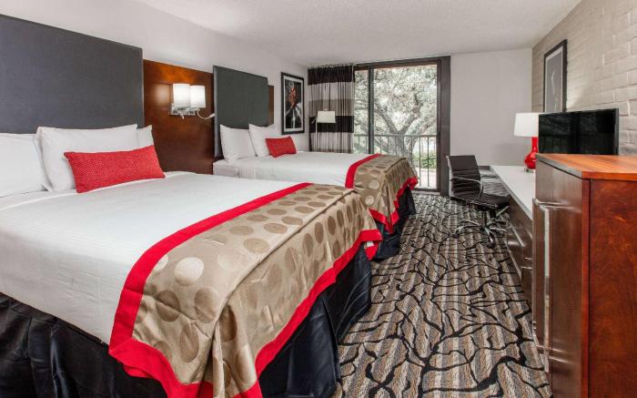 Ramada Austin South