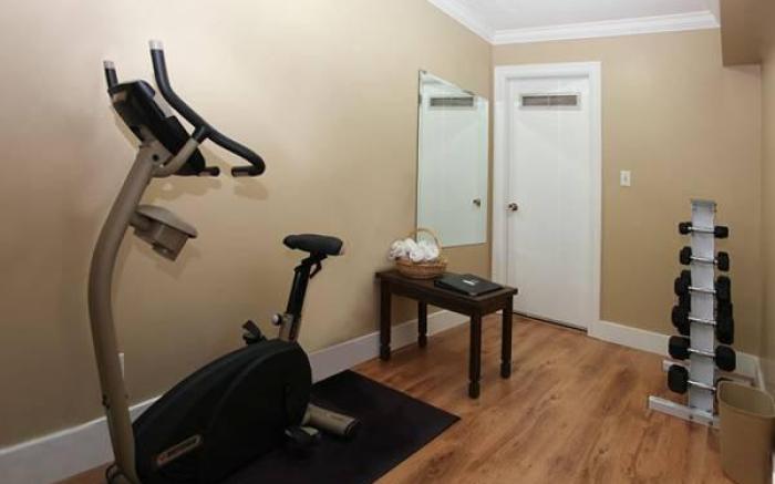 Sidney Waterfront Inn & Suites