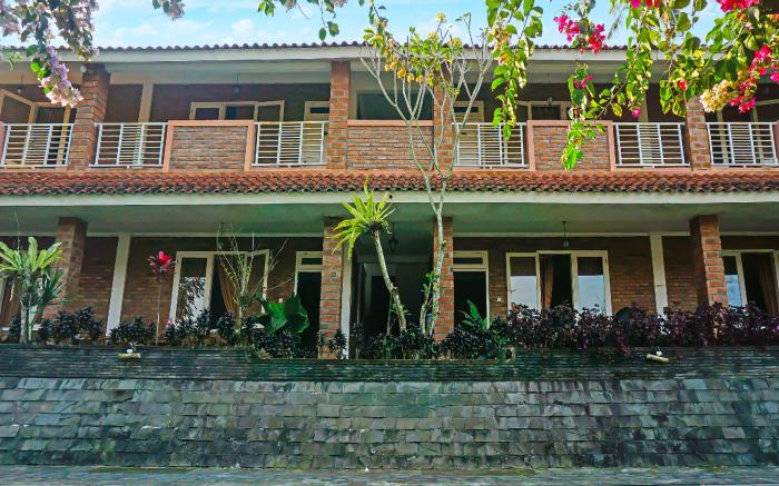 Capital O 92836 Villa Kampoeng Katineung