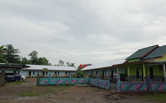 Hotel O Penginapan 3 Bersaudara Near Pasar Sengkol