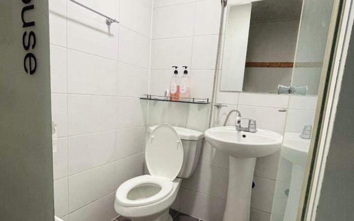 Guesthouse 24 Sinchon Avenue(804.904)