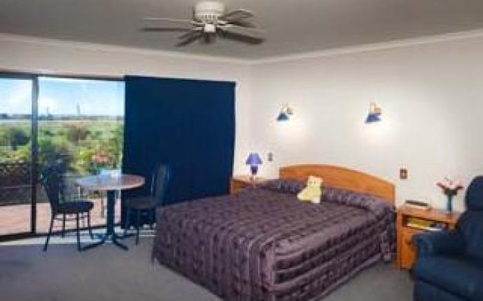 Baywatch Motor Lodge