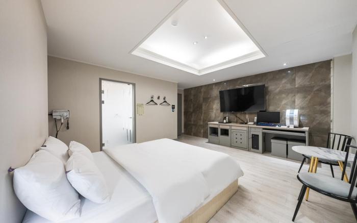 Hwaseong Wolmun Lavender Onchen Hotel