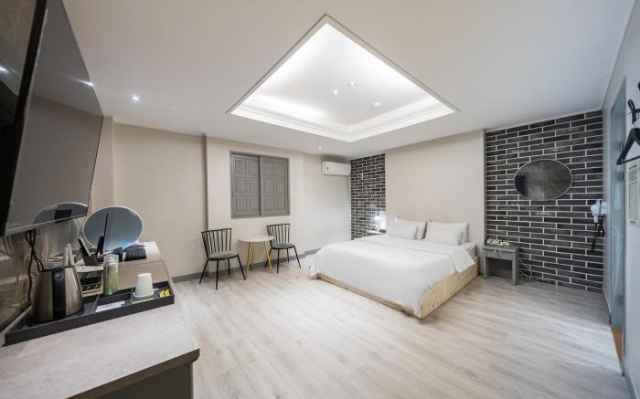 Hwaseong Wolmun Lavender Onchen Hotel