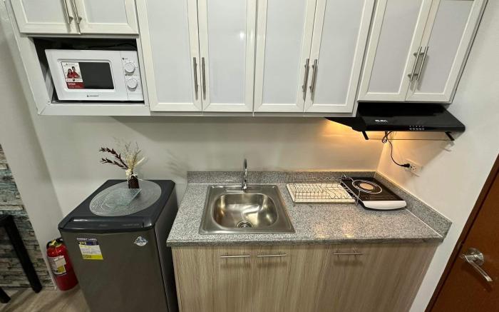 Gravins 616 Condo in Mesavirre