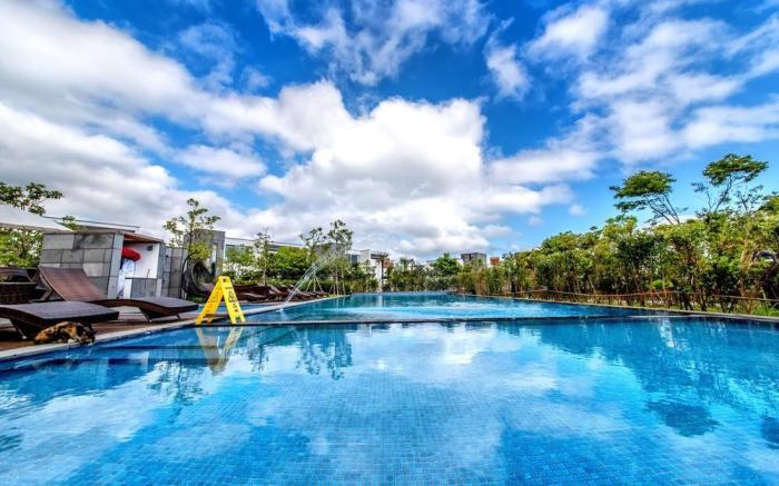 Breeze Pool Villa