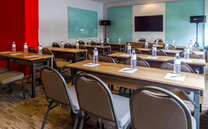 Monoloog Hotel Pekanbaru