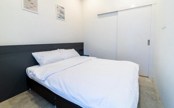 PIER 808 Hostel