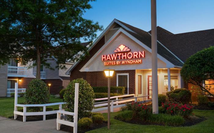 Hawthorn Suites by Wyndham Tinton Falls