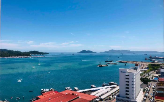 Maxhome Premium Sea View Studio@The Shore KK C5