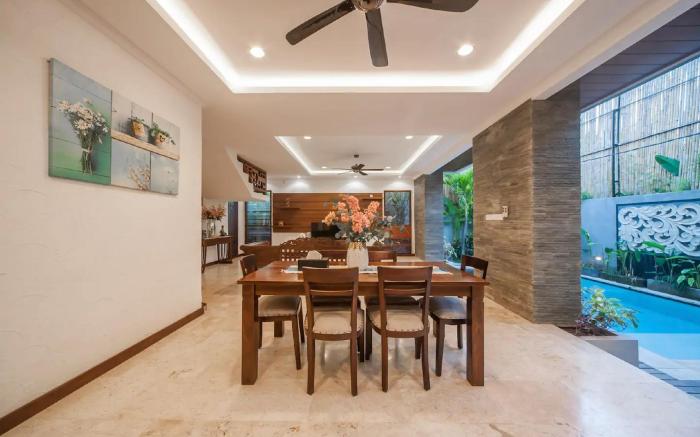 SUZUKI Villa 1 with 3 BR Seminyak.