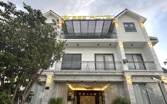 Capital O 1194 Bee Hotel