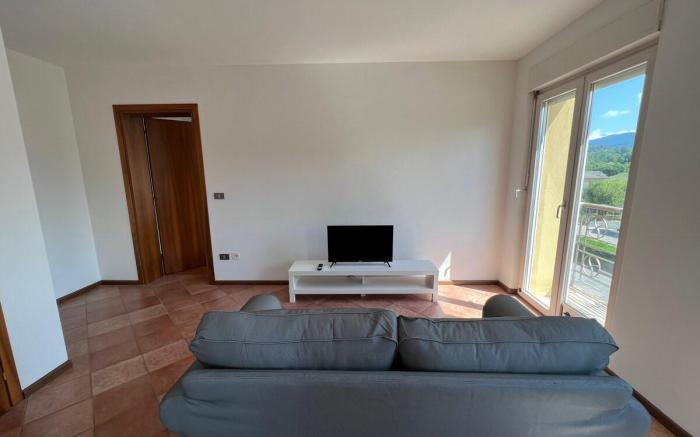 Cavallo, bilocale vista montagne