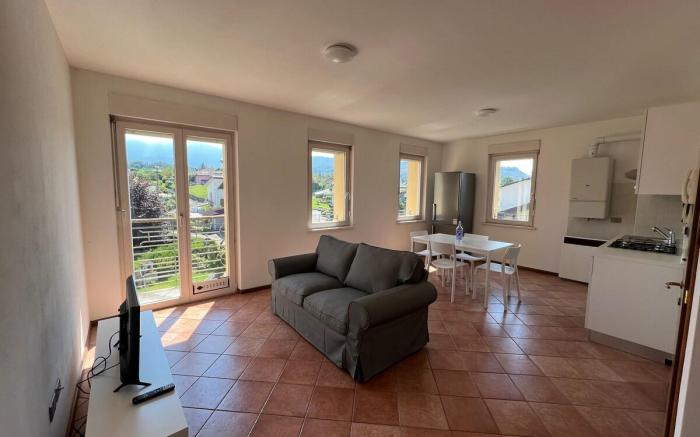 Cavallo, bilocale vista montagne