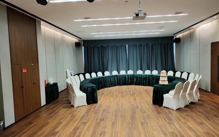 Borrman Hotel Huaihua South High-speed ​​Railway Station Wanda Plaza