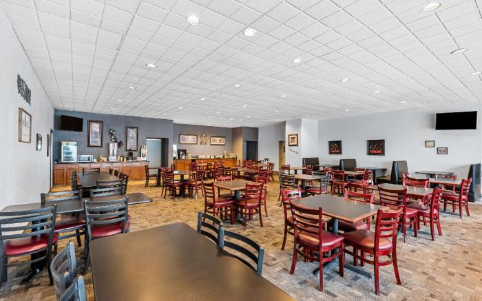 Suburban Studios Fort Dodge