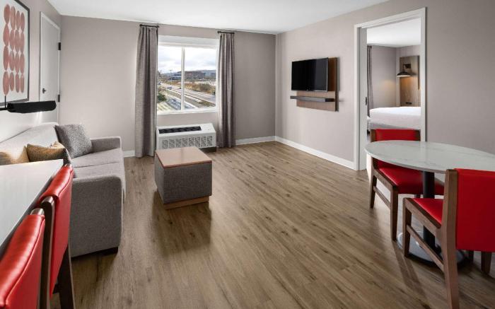 Hawthorn Extended Stay by Wyndham Williston/Burlington