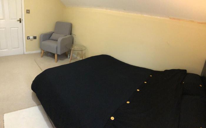 Private Double Room With New En-suite Shower Room