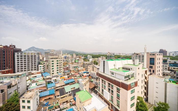 Jongno M and Lucky Hotel