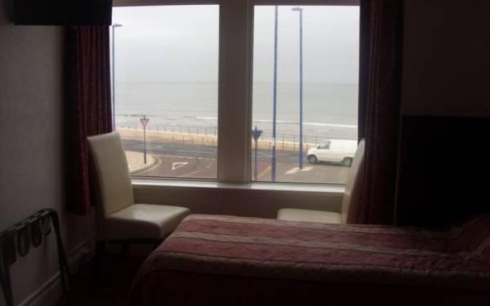 Claxton Hotel