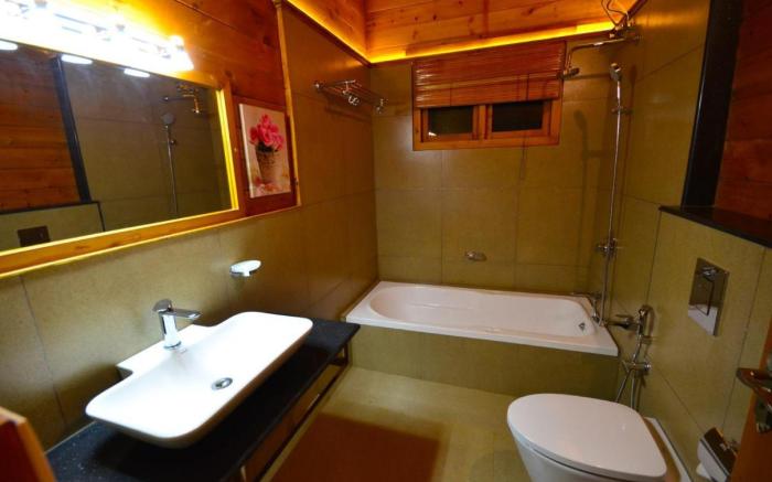 LakeRose Wayanad Resort - Water Front Grandeur