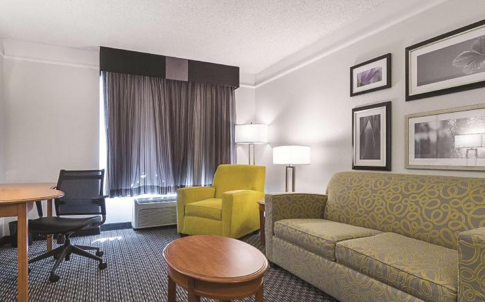 La Quinta Inn & Suites by Wyndham Univ Area Chapel Hill