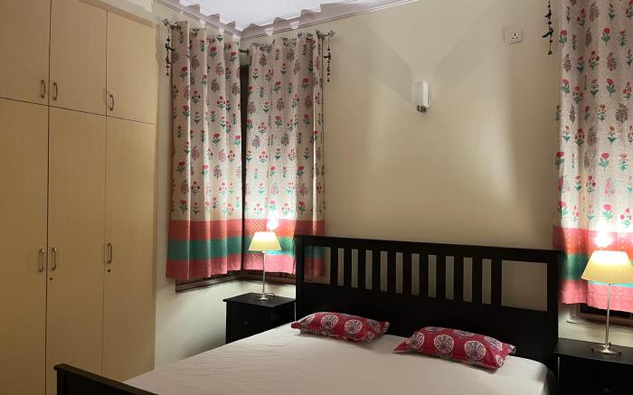 Cozy Neat Quiet Deluxe Villa-Stay near BLR Airport