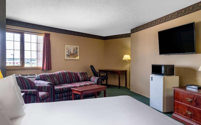 Travelodge by Wyndham Lacombe