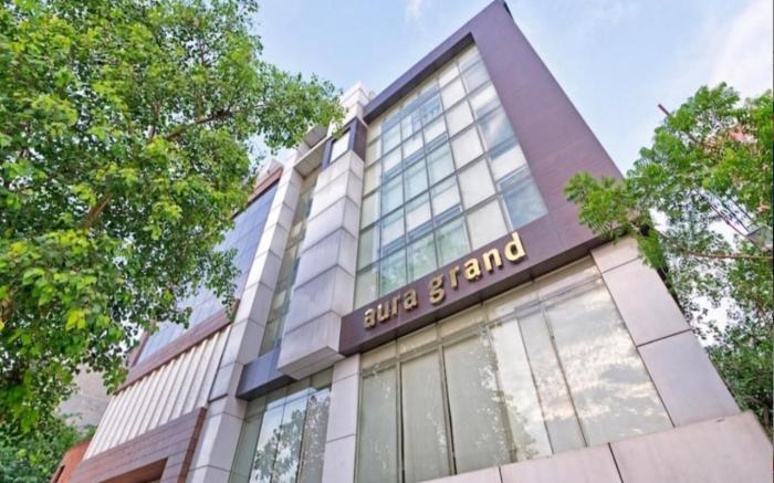 Hotel Aura IP Grand Near Karkardooma Metro Station