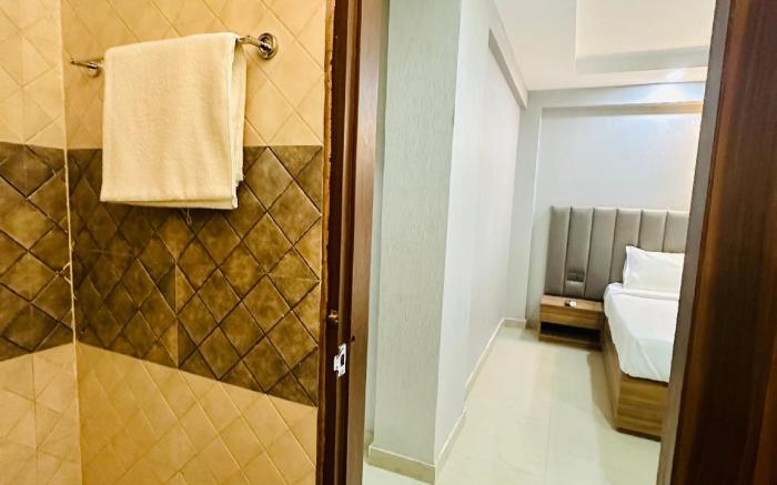 HOTEL DM 45- GURGAON CENTRAL