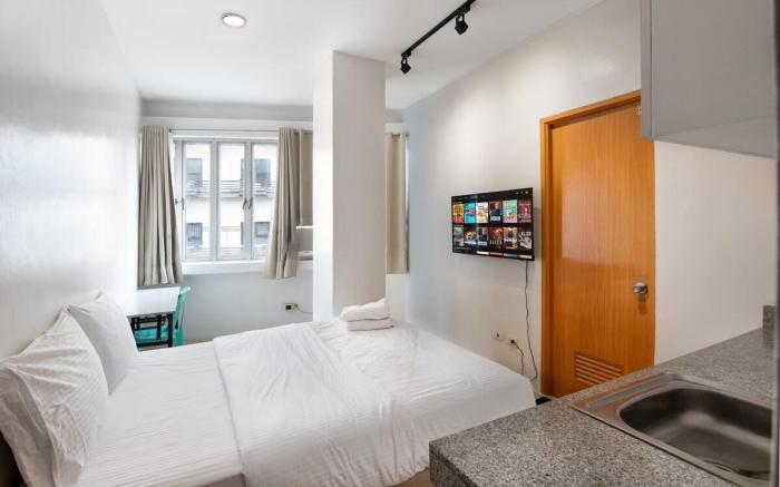 Clean & Affordable | Studio J307