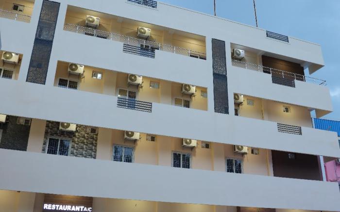 Hotel Suryaa Grand