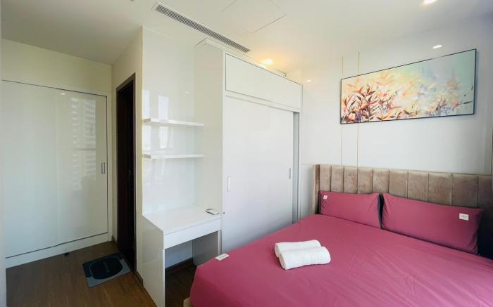 Vinhomes Sky Lake - 2BR Luxury in Korea Street 