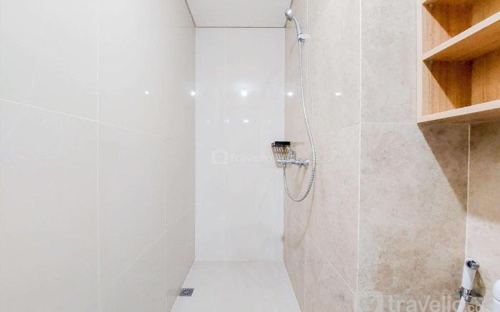 Comfort 1BR at Transpark Bintaro Apt By Travelio