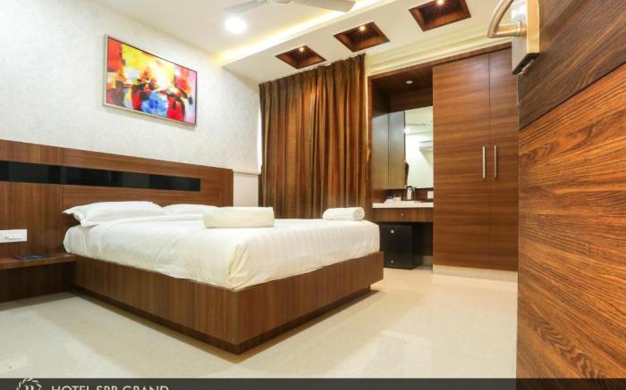 Hotel SRR Grand