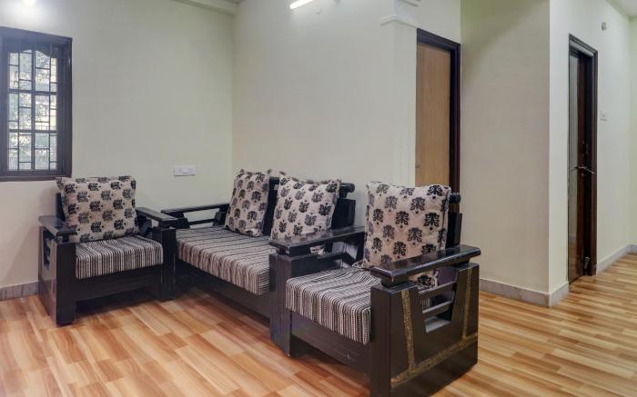 Hotel O S Grand Residency