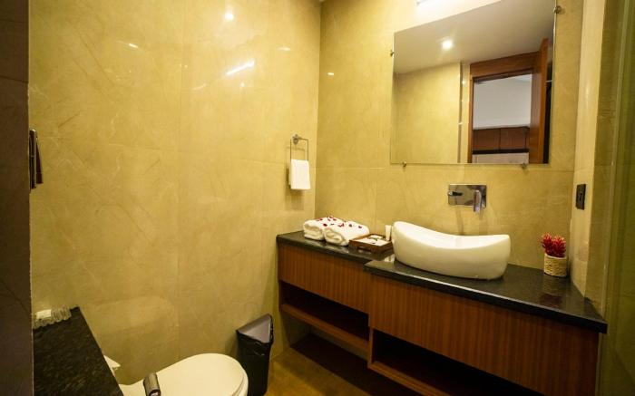 HUE GUH The Porto Candolim