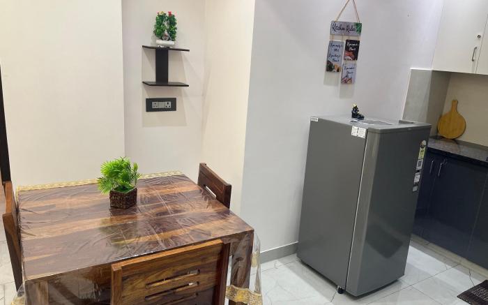 Luxury 2BHK Flat 2 Baths 3AC  Lift Parking Kitchen