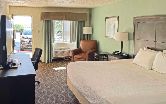 Quality Inn Clinton North